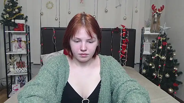 EvelinaRedfox online show from December 22, 2025, 6:10 am