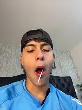 Lander Cruz online show from December 15, 2025, 8:35 pm