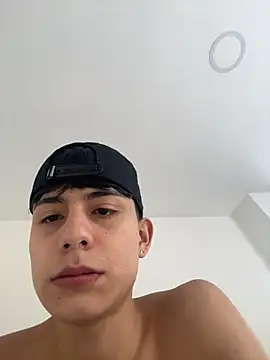 Lander Cruz online show from May 2, 2026, 2:44 pm