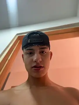 Snapshot of Lander_Cruz chatting on June 13, 2026, 4:05 pm Lander Cruz online show from June 13, 2026, 4:05 pm