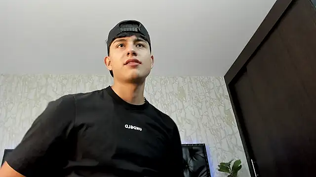 Lander Cruz online show from July 10, 2026, 8:11 pm