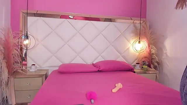 KeylaDolse online show from December 15, 2025, 6:01 pm