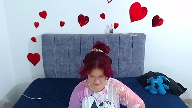 hottie couplee online show from June 11, 2026, 11:47 pm