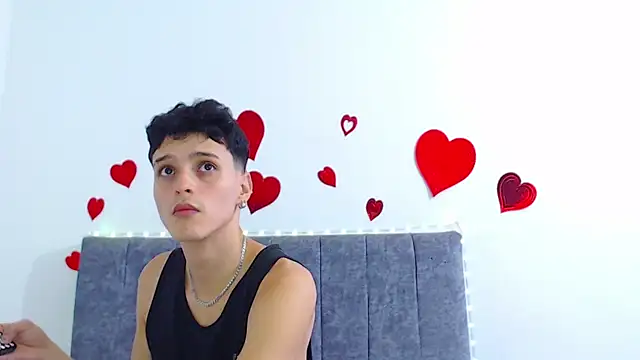 hottie couplee online show from June 30, 2026, 10:55 pm