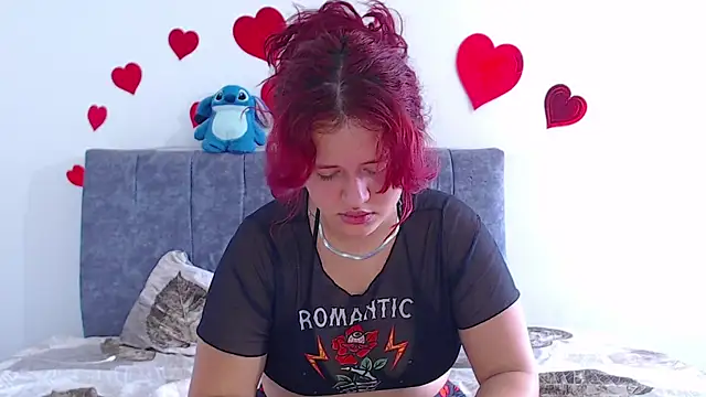 hottie couplee online show from July 1, 2026, 10:42 pm