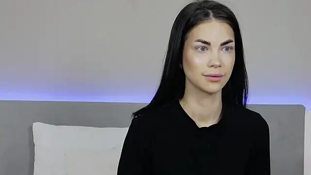 RachaelMils online show from December 18, 2025, 3:56 am