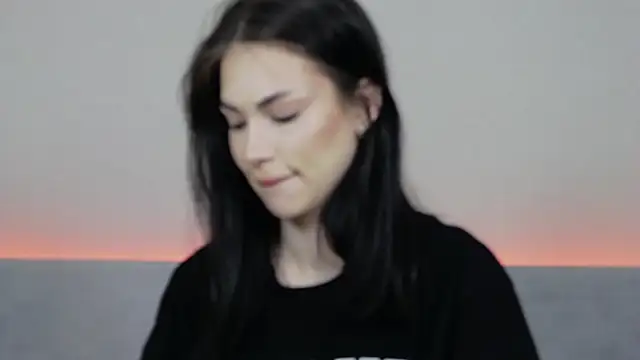 RachaelMils online show from February 7, 2026, 3:54 am