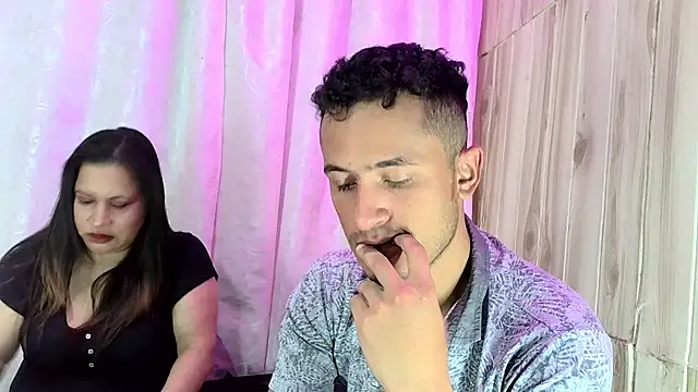 Snapshot of n4ughty_friends chatting on December 4, 2025, 4:55 am n4ughty friends online show from December 4, 2025, 4:55 am