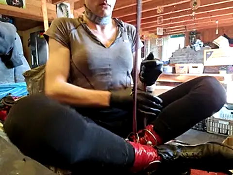 laaralatexxa BDSM online show from March 26, 2026, 2:11 pm