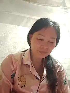 Lili-123k online show from May 7, 2026, 12:54 pm