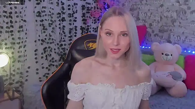 Gina Gina love online show from June 22, 2026, 4:09 am