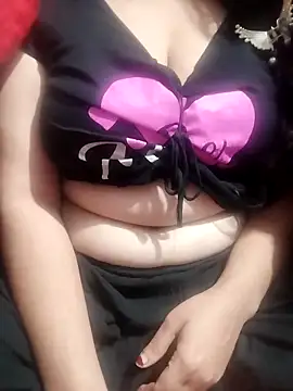 hottyrose69 online show from December 21, 2025, 2:24 pm