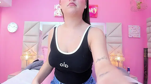 Diamond juliana online show from June 18, 2026, 3:07 am