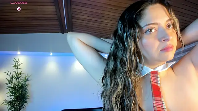 TiffanyHoustton online show from July 16, 2026, 11:49 am