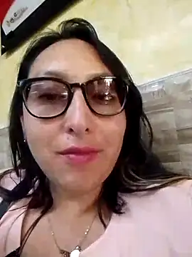 Valeria montana  online show from May 1, 2026, 8:24 pm