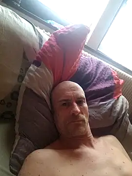 MR P Solo Bassbitch online show from April 14, 2026, 2:45 pm