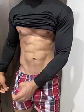 BrunoHot  online show from December 17, 2025, 2:23 pm