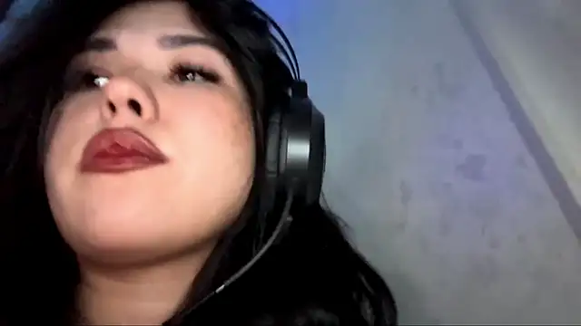 Lolamein online show from December 18, 2025, 2:45 pm