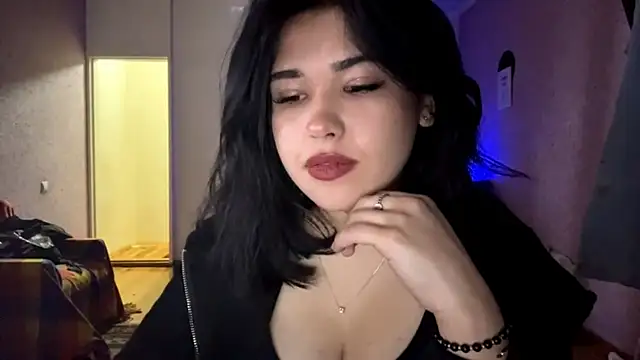 Lolamein online show from December 19, 2025, 5:20 pm