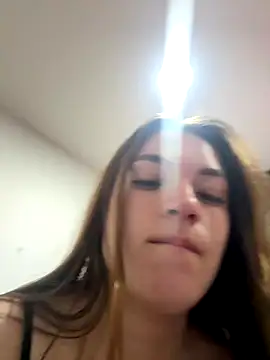 Snapshot of AlaiaSweet__ chatting on December 15, 2025, 9:52 pm AlaiaSweet online show from December 15, 2025, 9:52 pm