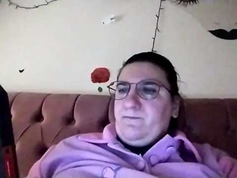 Dana92va online show from February 18, 2026, 12:01 pm