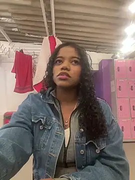 arianna roxe online show from March 21, 2026, 3:44 am