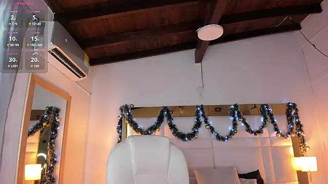 Snapshot of Zoei_Moon chatting on December 13, 2025, 7:53 pm Zoei Moon online show from December 13, 2025, 7:53 pm