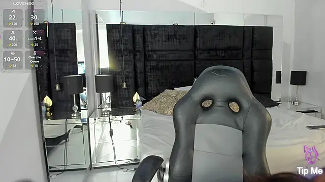 Zoei Moon online show from January 18, 2026, 5:39 pm