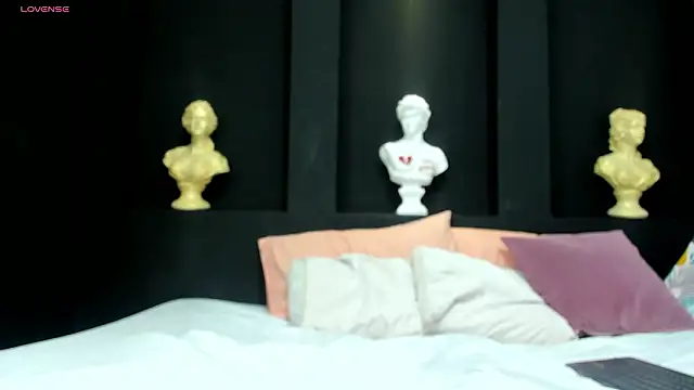 emilyy r online show from March 13, 2026, 7:09 pm