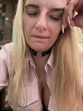 Snapshot of Betsy chatting on December 15, 2024, 7:46 am Betsy online show from December 15, 2024, 7:46 am