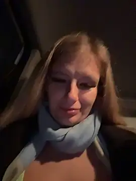 Snapshot of Betsy chatting on February 1, 2026, 3:54 pm Betsy online show from February 1, 2026, 3:54 pm