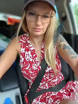 Snapshot of Betsy chatting on August 3, 2026, 9:59 am Betsy online show from August 3, 2026, 9:59 am