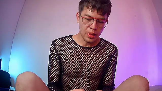 nicolatinboy online show from February 25, 2026, 9:13 pm