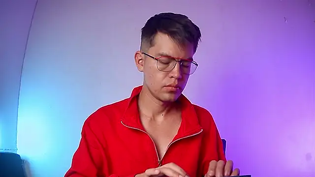 nicolatinboy online show from March 1, 2026, 9:17 pm