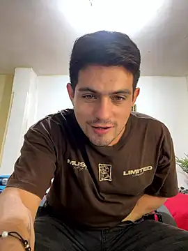 williamsmiiths16 online show from January 18, 2026, 12:58 am