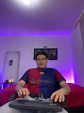 williamsmiiths16 online show from April 28, 2026, 9:58 am