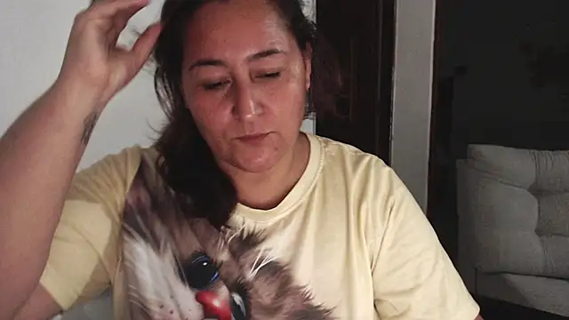 Snapshot of VioletBruces chatting on January 9, 2026, 11:50 pm VioletBruces online show from January 9, 2026, 11:50 pm