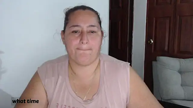 Snapshot of VioletBruces chatting on January 13, 2026, 2:17 am VioletBruces online show from January 13, 2026, 2:17 am