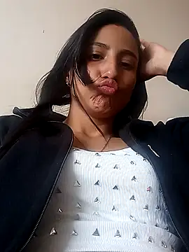 Vera Luna  online show from January 17, 2026, 6:11 pm