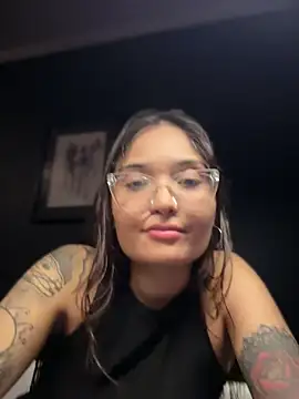 Snapshot of LuXarumi chatting on January 7, 2026, 3:42 am LuXarumi online show from January 7, 2026, 3:42 am