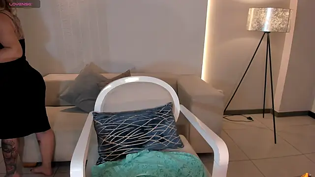 MadisonKane online show from November 6, 2025, 11:11 am