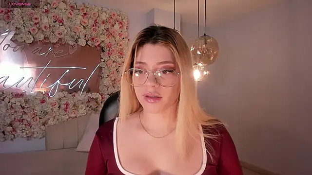 MadisonKane online show from May 7, 2026, 11:15 am