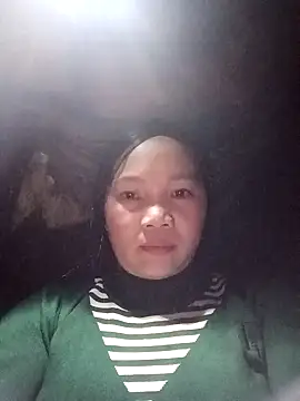 ava-dellght online show from December 3, 2025, 9:07 am