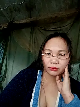 ava-dellght online show from December 5, 2025, 2:53 am