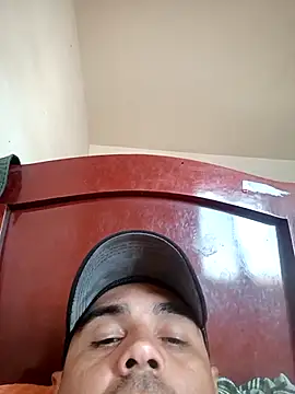 Snapshot of Mchljjk chatting on February 6, 2026, 12:41 pm Mchljjk online show from February 6, 2026, 12:41 pm