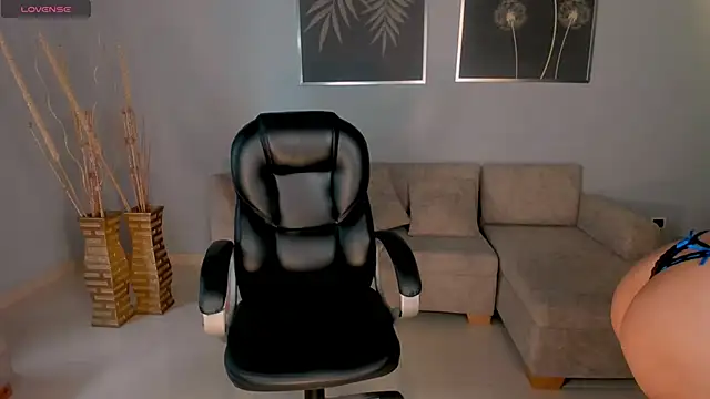 Snapshot of ChloeManson chatting on January 23, 2025, 8:56 pm ChloeManson online show from January 23, 2025, 8:56 pm