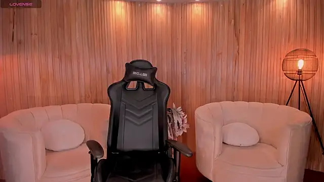 Snapshot of ChloeManson chatting on March 6, 2025, 8:48 pm ChloeManson online show from March 6, 2025, 8:48 pm