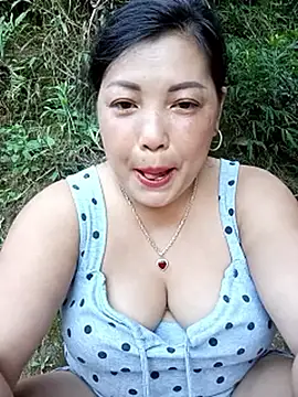Snapshot of sary-hot2x chatting on June 1, 2026, 10:28 am sary-hot2x online show from June 1, 2026, 10:28 am