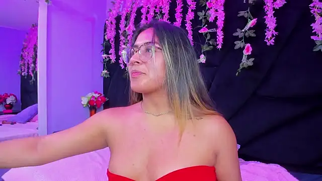 Freyaa Millerr  online show from February 17, 2026, 3:03 am