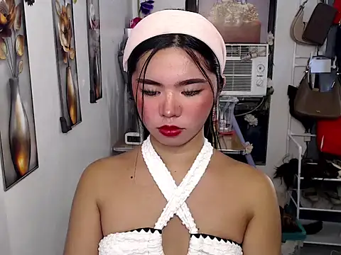 Snapshot of voganmarie chatting on July 6, 2026, 7:49 am voganmarie online show from July 6, 2026, 7:49 am